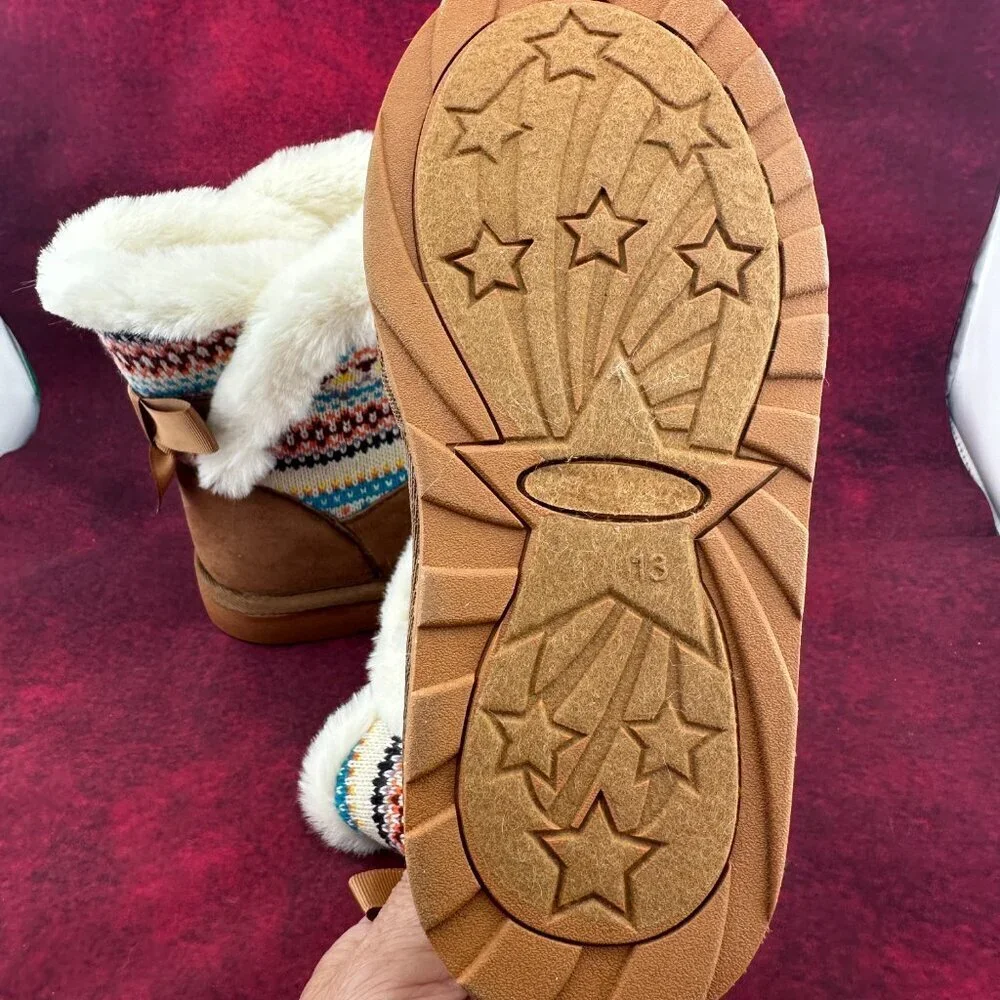 GIRL'S TAN SUEDE BOOTS MULTICOLOR KNITTED BOW AND LINED FAUX FUR, SIZE 13